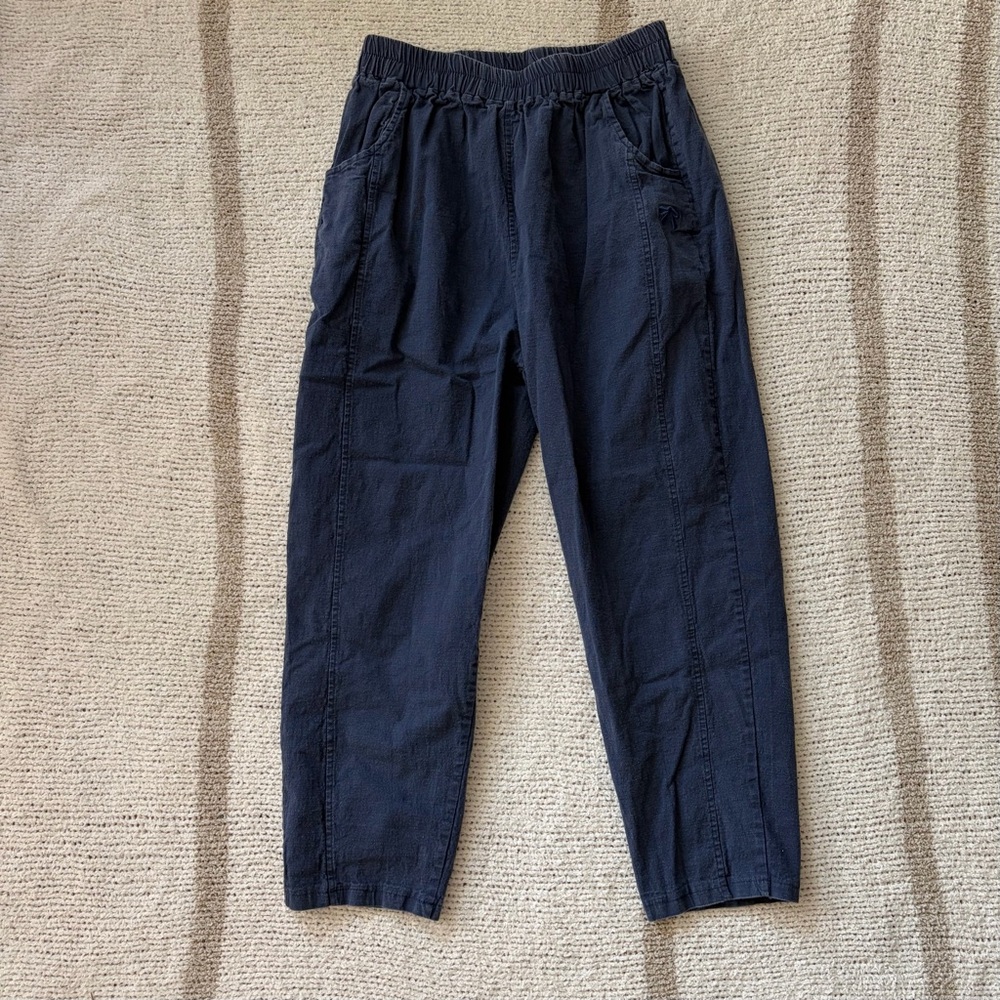 navy blue capri elastic pants